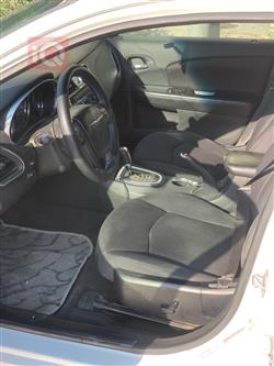Chrysler 200